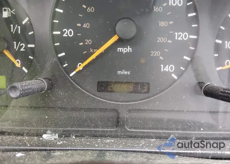 2001 Mercedes-Benz Ml 320 z USA, uszkodzony, nr VIN 4JGAB54E01A267647